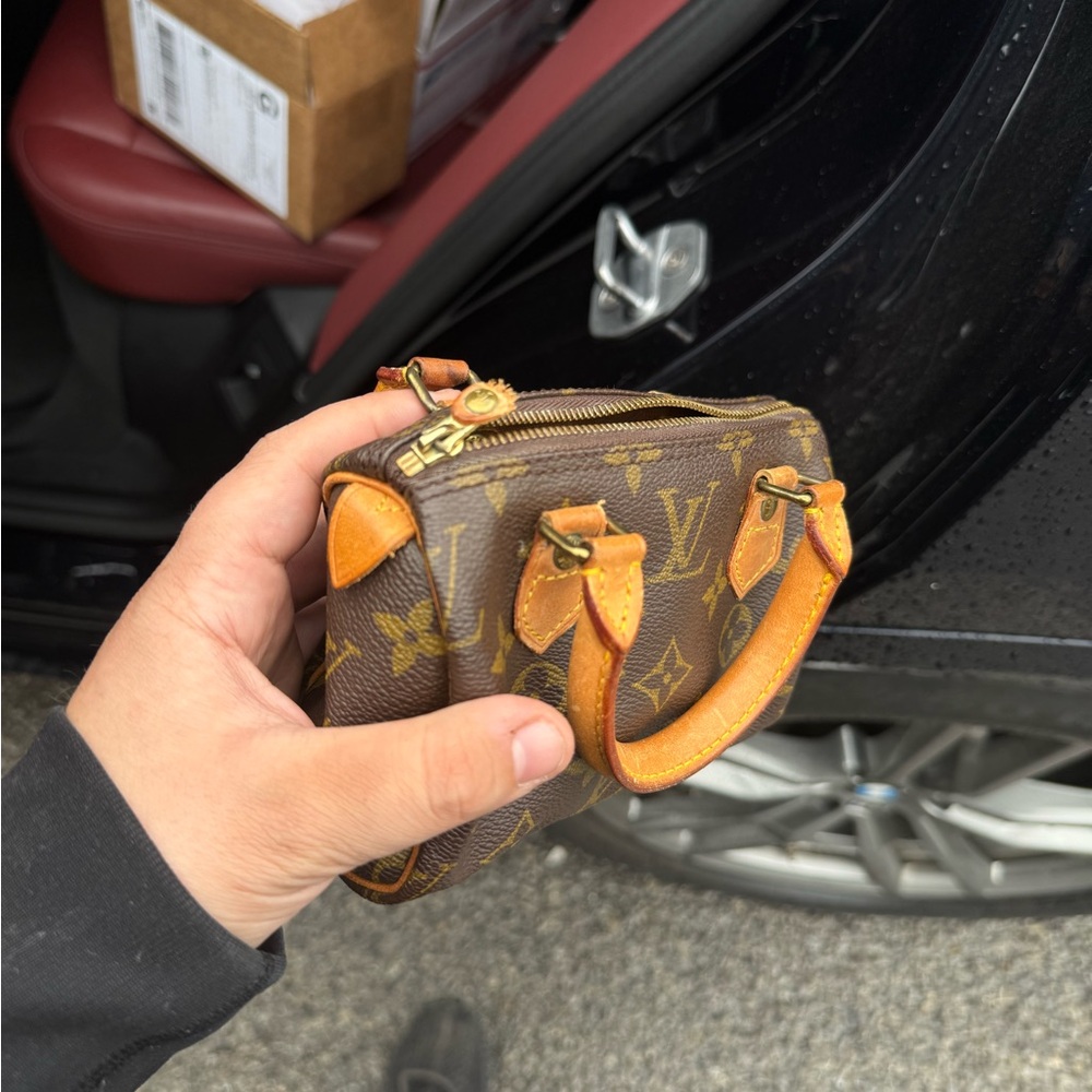 Louis Vuitton Brown Monogram Handbag - Picture 4 of 5